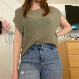 Pale Green Short Sleeve Knit Top